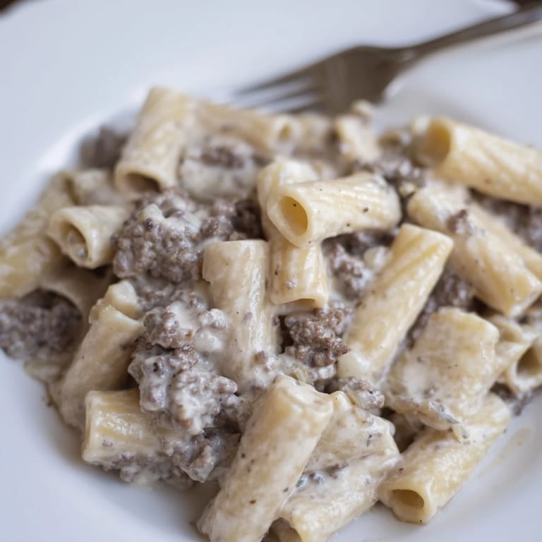 Rich and flavorful creamy horseradish beef rigatoni, a comforting pasta dish.